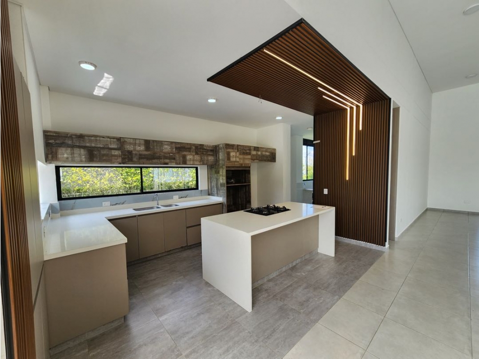 VENDO ESPECTACULAR CASA CAMPESTRE EN COMBIA