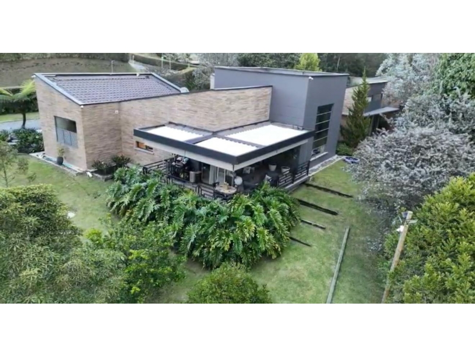 Vendo espectacular casa campestre en La Ceja en Parcelación La Selva — foto 2