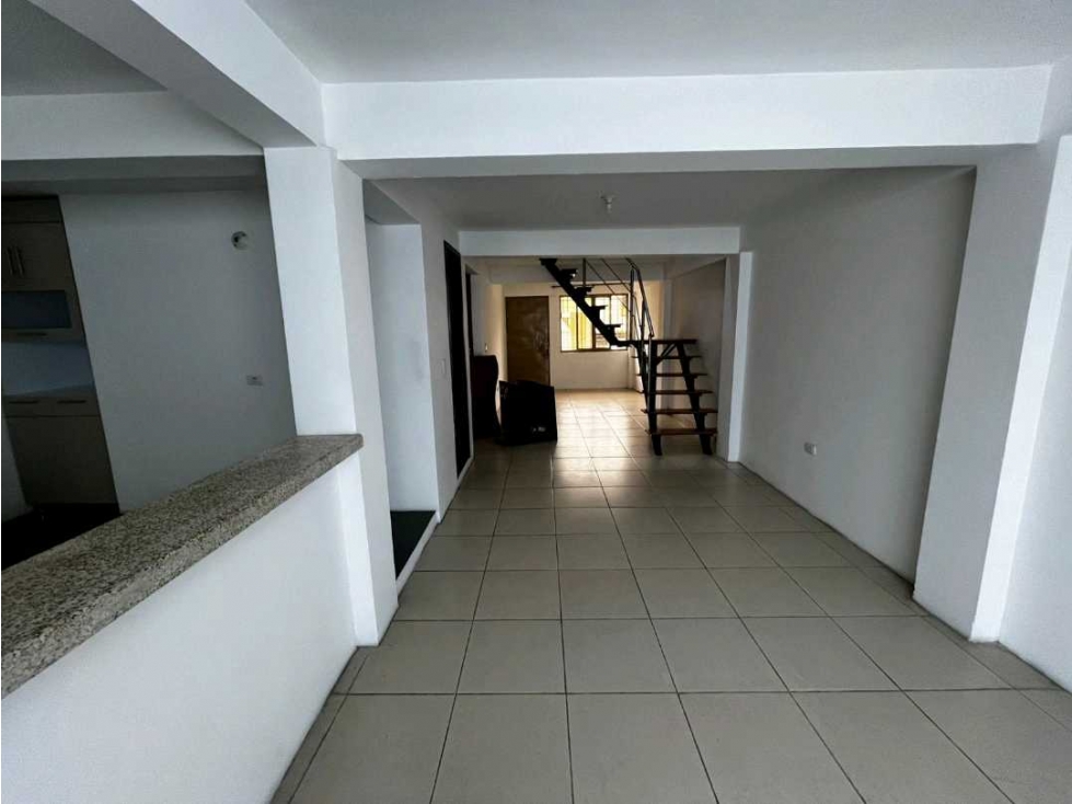 VENDO ESPECTACULAR CASA DE 2 PISOS EN MONTENEGRO QUINDIO — foto 2