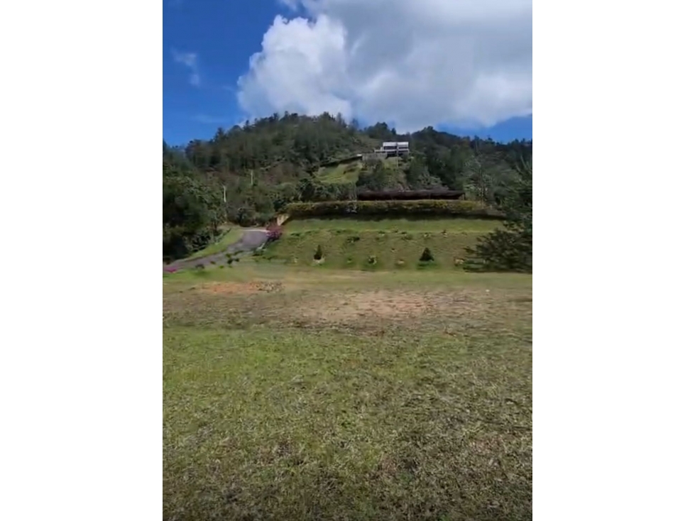 Vendo espectacular lote en el Retiro - sector puro cuero