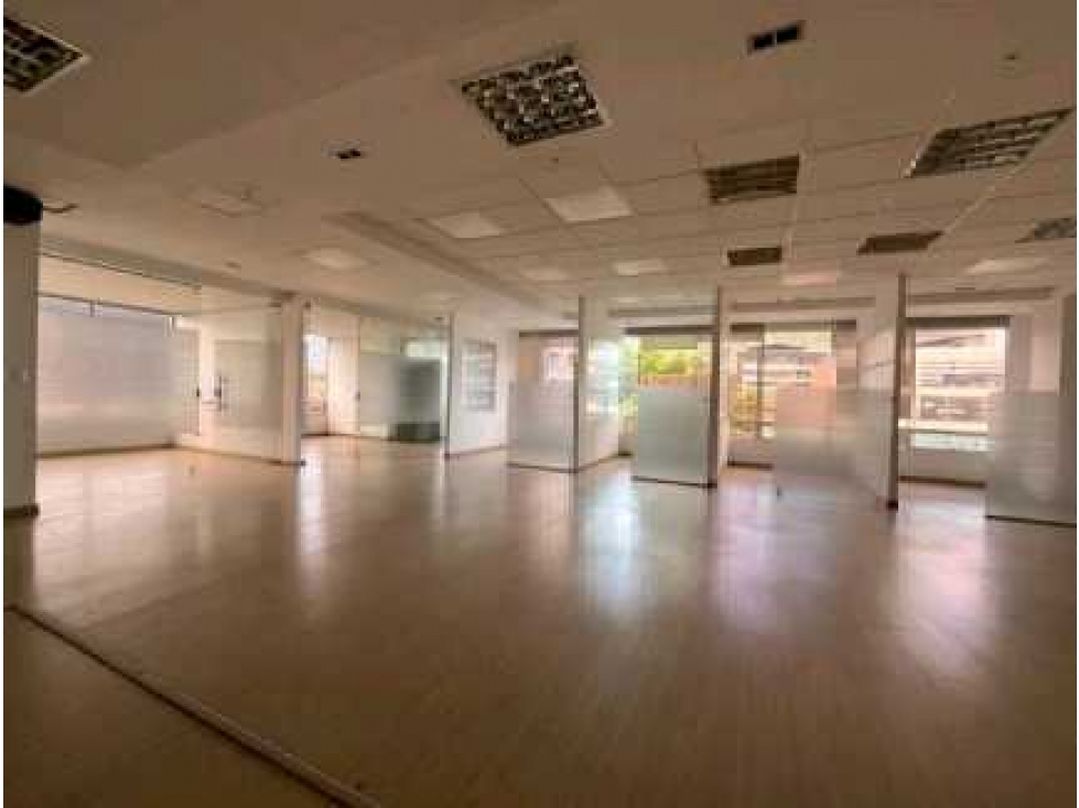 Arriendo espectacular oficina en Chicó Norte