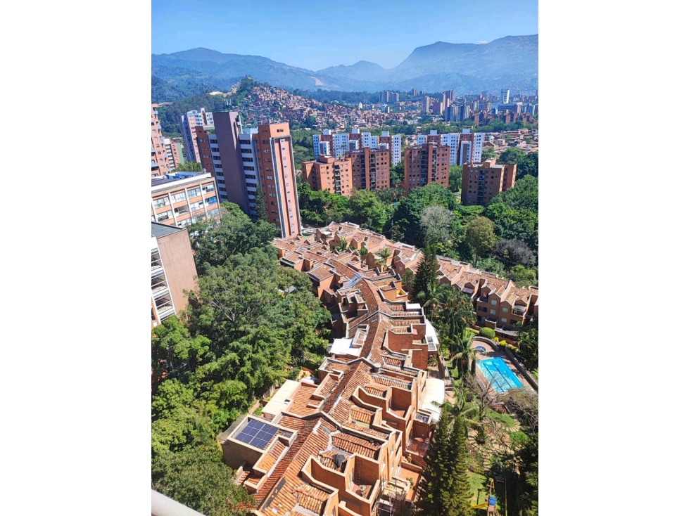 VENDO ESPECTACULAR PENTHOUSE EN LOMA DE LOS BERNAL — foto 3