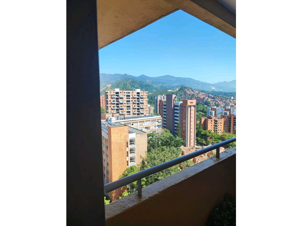 VENDO ESPECTACULAR PENTHOUSE EN LOMA DE LOS BERNAL — foto 4