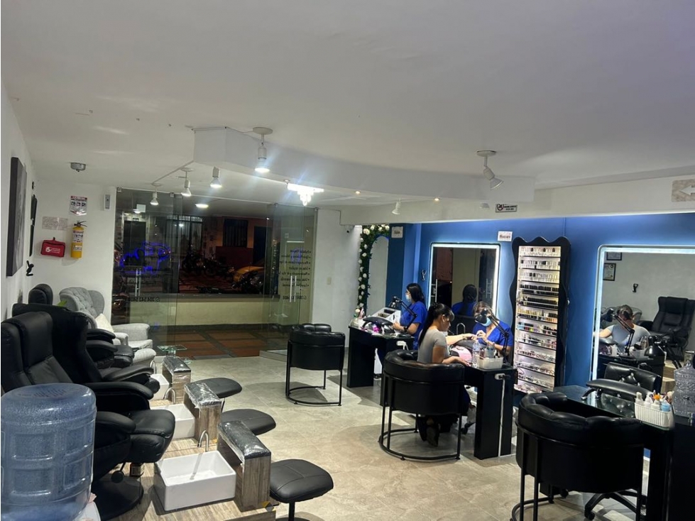 VENDO ESPECTACULAR SPA DE UÑAS EN PEREIRA