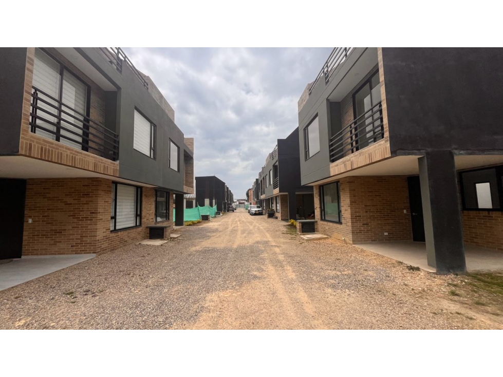 Estrenar linda casa. Acabados modernos.Excelente ubicación. — foto 2