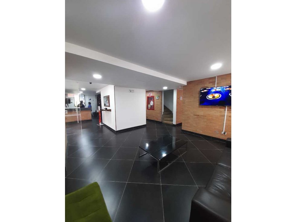 VENDO EXCELENTE APARTAMENTO DOS PARQUEADEROS, ASCENSOR — foto 2