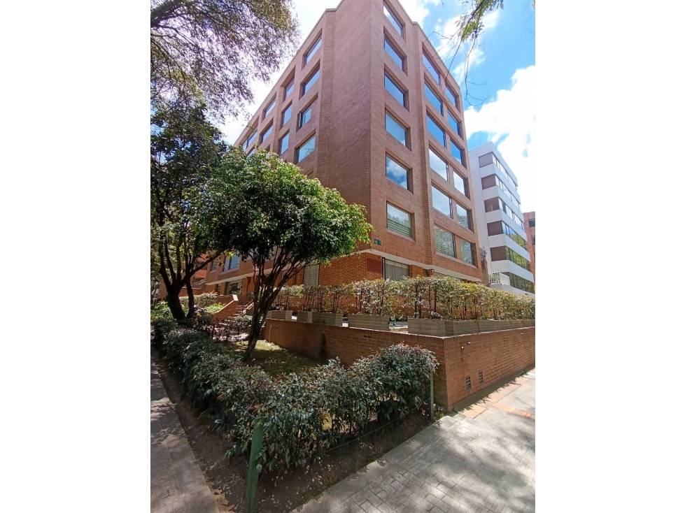 VENDO EXCELENTE APARTAMENTO ILUMINACION NATURAL CHICO CENTRAL — foto 3