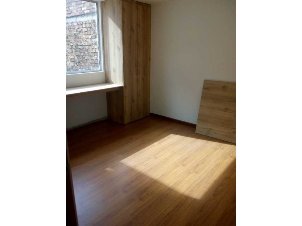 VENDO EXCELENTE APARTAMENTO REMODELADO — foto 6