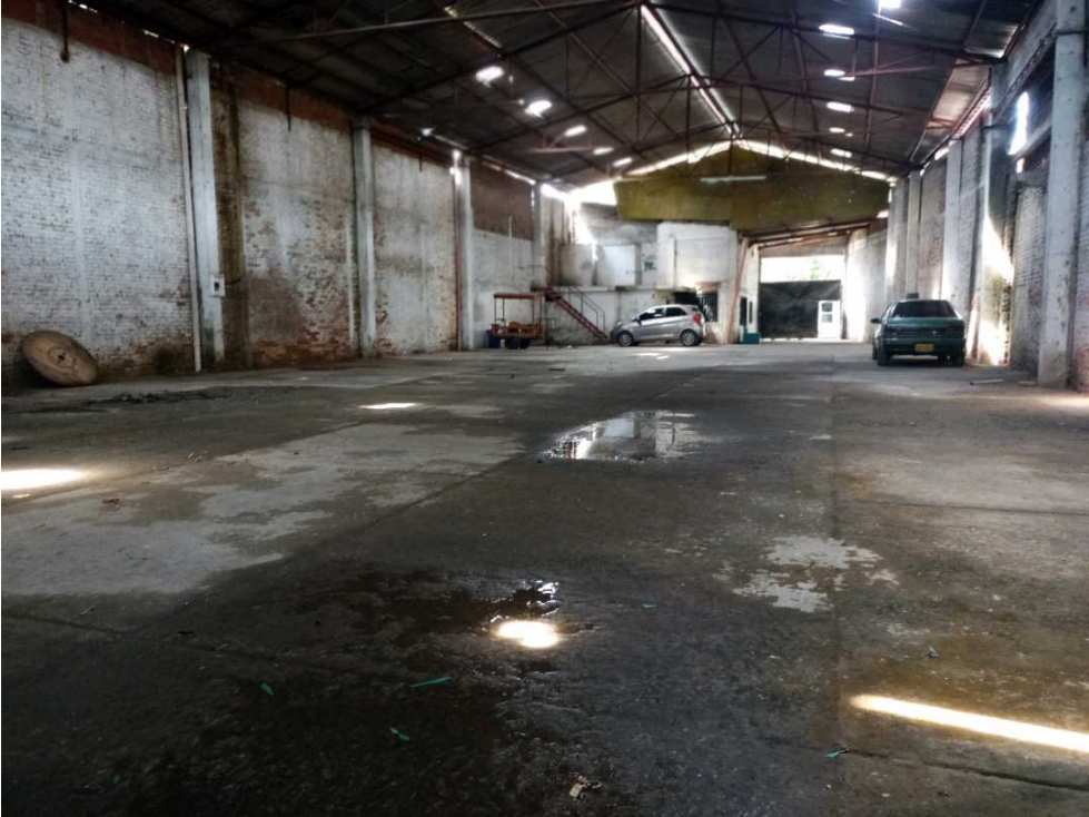Vendo excelente bodega en el sur de Cali, con 1.200m2, doble altura. - 3