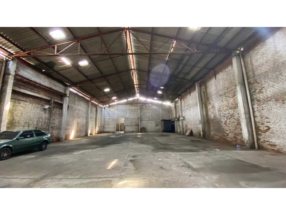 Vendo excelente bodega en el sur de Cali, con 1.200m2, doble altura. - 2