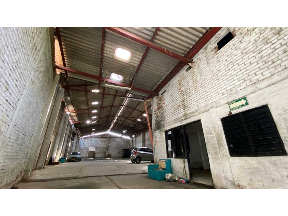 Vendo excelente bodega en el sur de Cali, con 1.200m2, doble altura. - 4