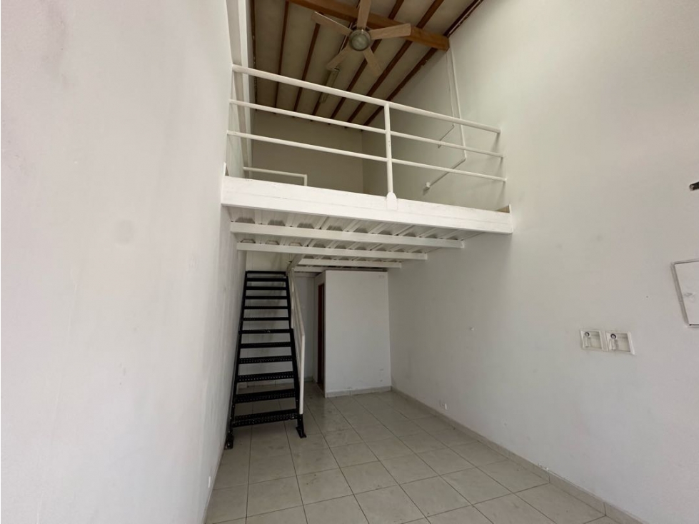 VENDO EXCELENTE LOCAL EN BULEVAR 55 - 2
