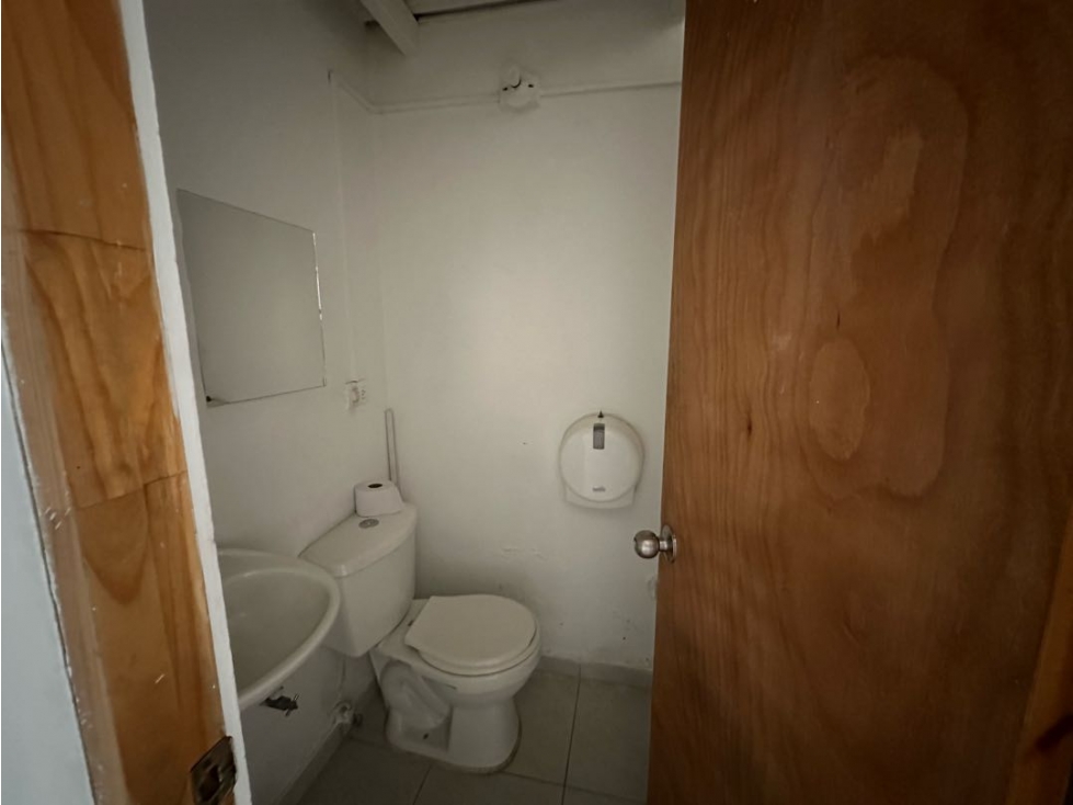 VENDO EXCELENTE LOCAL EN BULEVAR 55 - 3