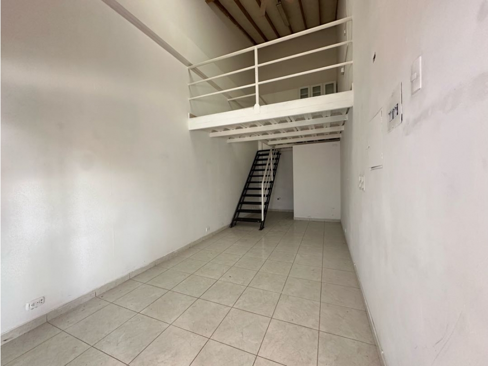 VENDO EXCELENTE LOCAL EN BULEVAR 55 - 6