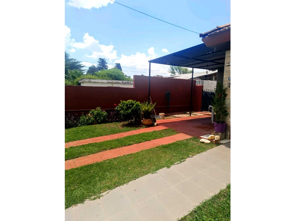 Casa dos dormitorios cerca del lago en carlos paz - 4