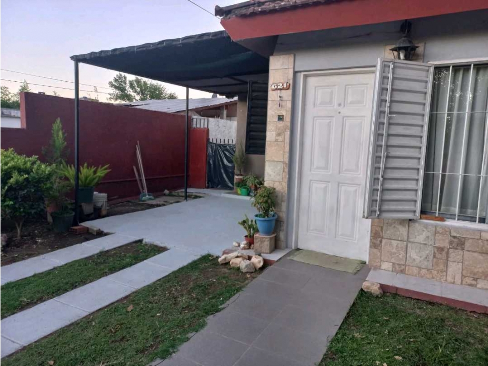 Casa dos dormitorios cerca del lago en carlos paz - 2