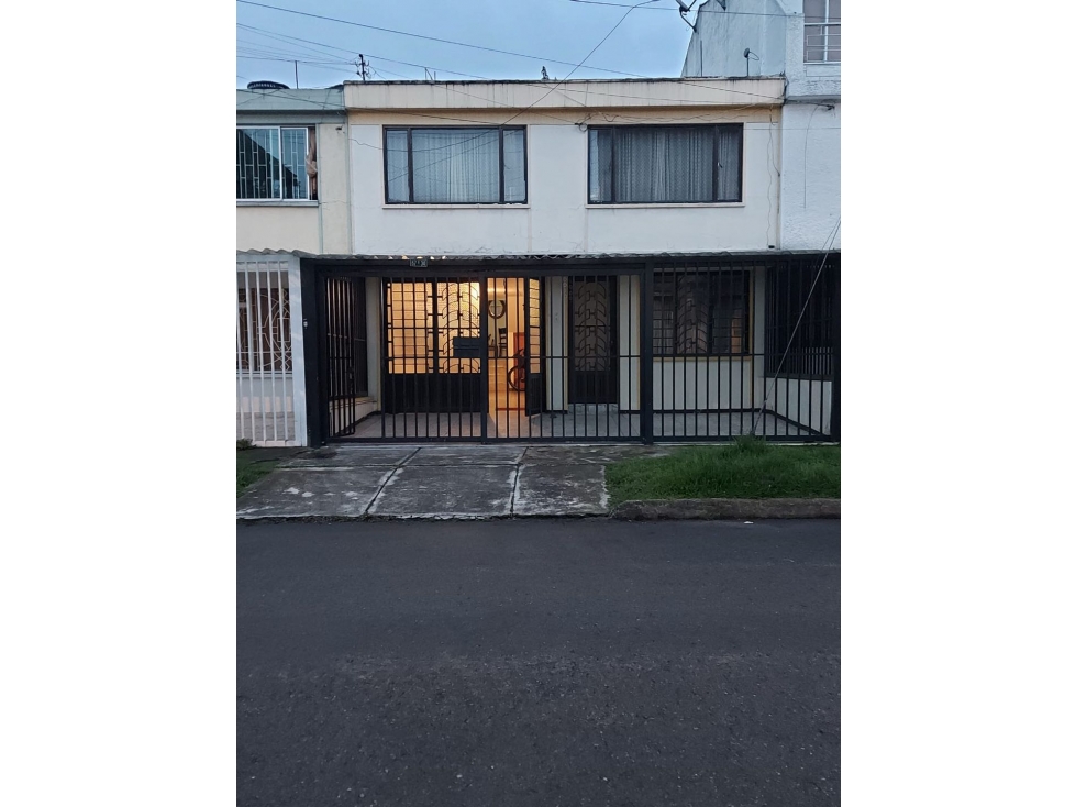 VENDO EXCELENTE PROPIEDAD EN BARRIO J.J VARGAS BOGOTÁ