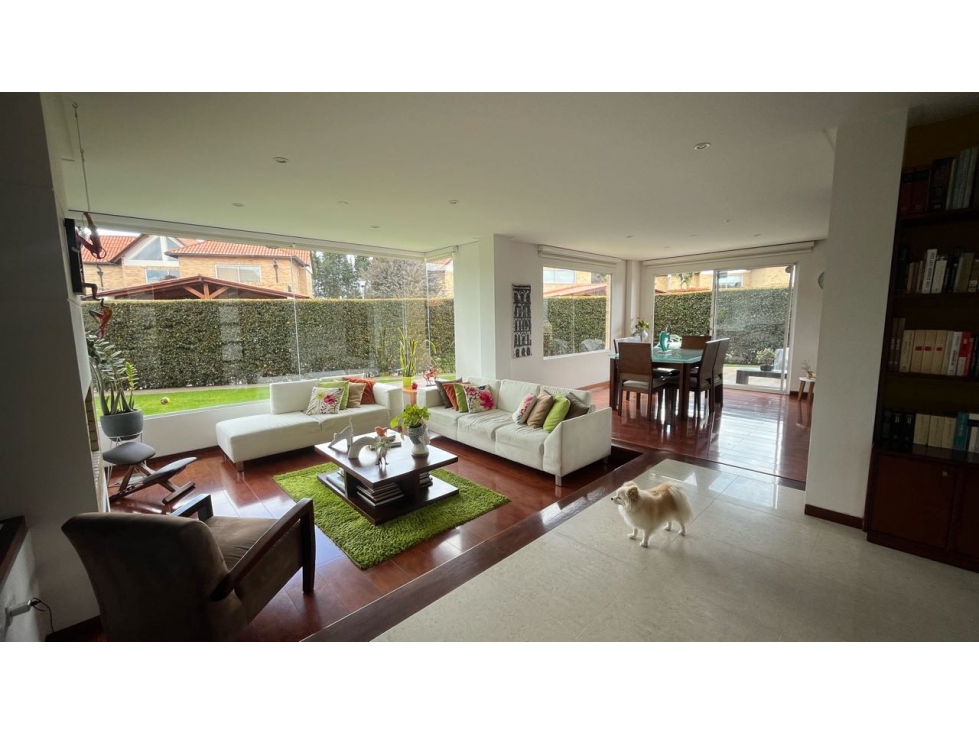 Vendo exclusiva casa amplia excelente ubicación. Lote independiente. — foto 3