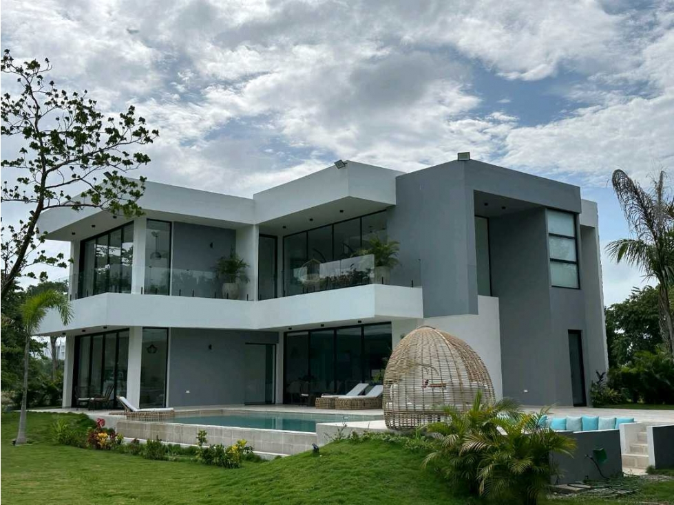 *VENDO EXCLUSIVA CASA AMOBLADA, EN KARIBANA / CARTAGENA DE INDIAS*