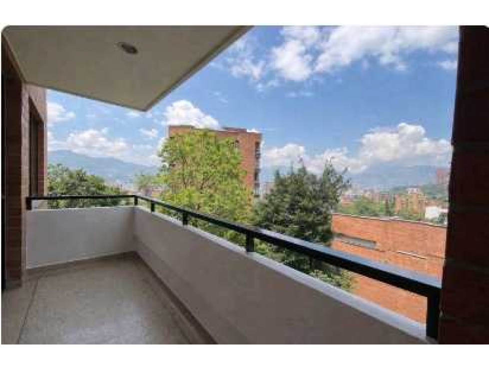 VENDO EXCLUSIVO APARTAMENTO EN EL POBLADO (SECTOR PRADO DE LA CONCHA)