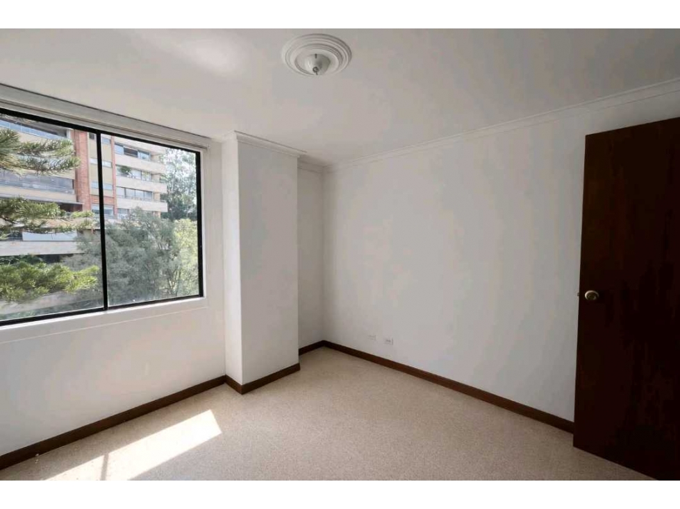 VENDO EXCLUSIVO APARTAMENTO EN EL POBLADO (SECTOR PRADO DE LA CONCHA) — foto 4