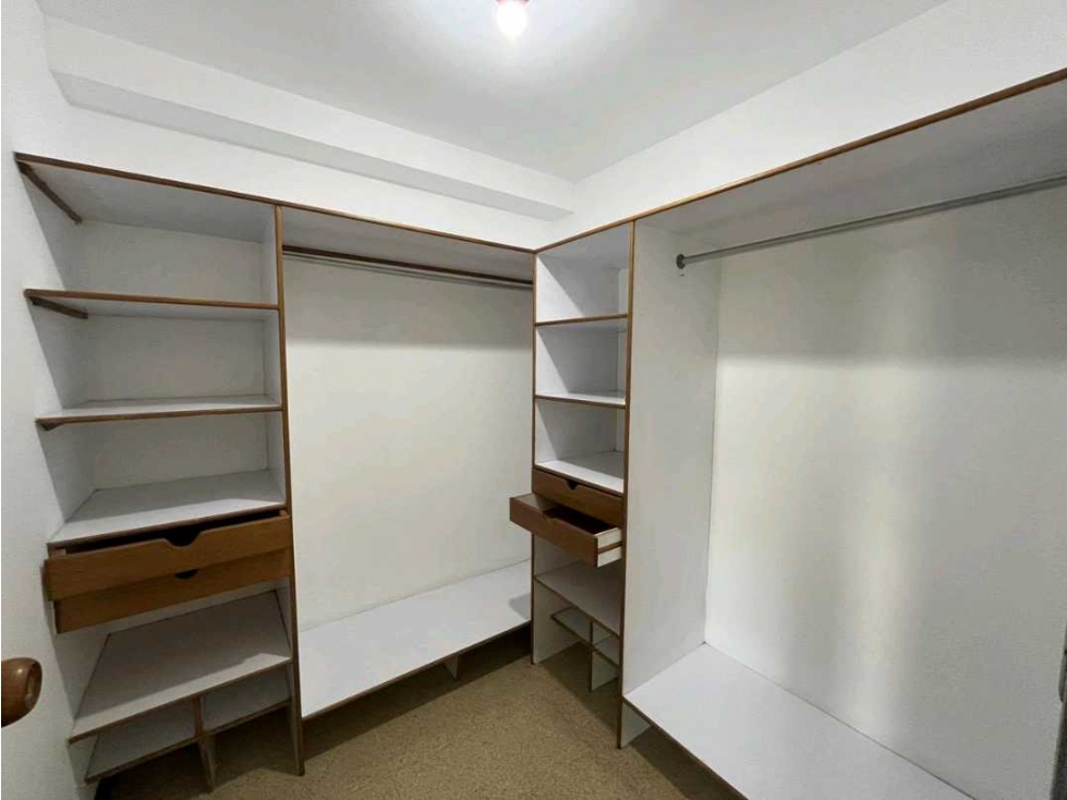 VENDO EXCLUSIVO APARTAMENTO EN EL POBLADO (SECTOR PRADO DE LA CONCHA) — foto 5