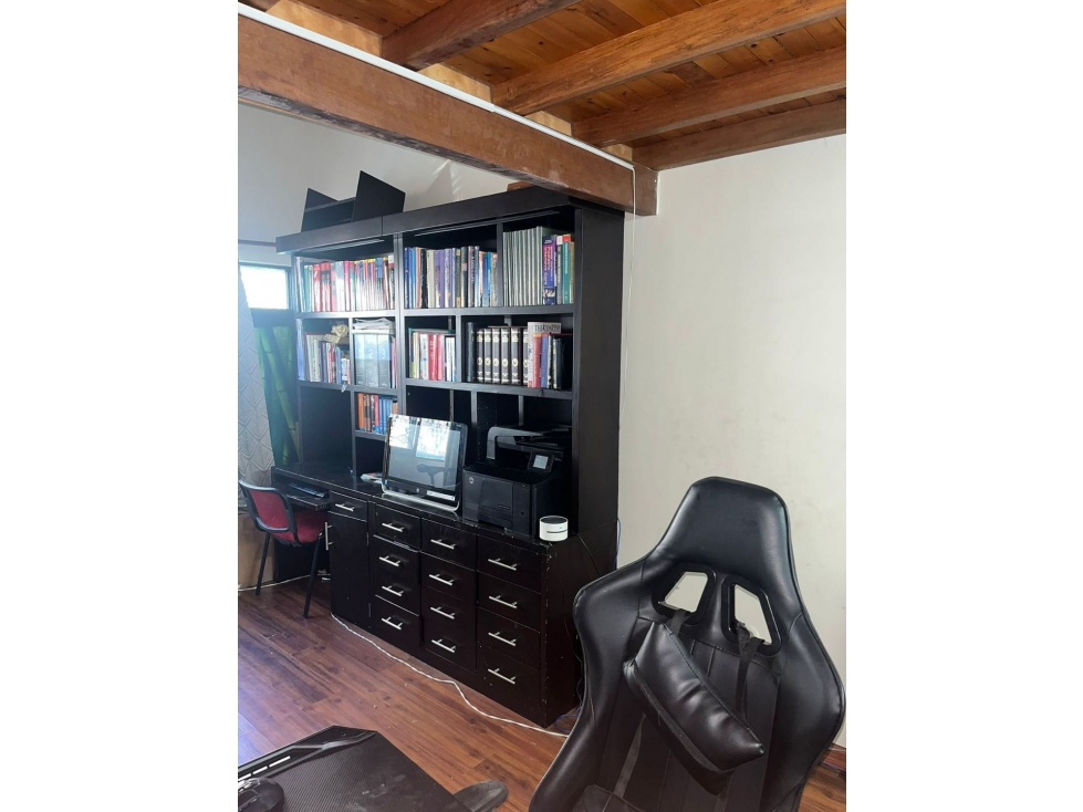Vendo extraordinaria casa en Medellín barrio laureles No es Unifamilia — foto 4
