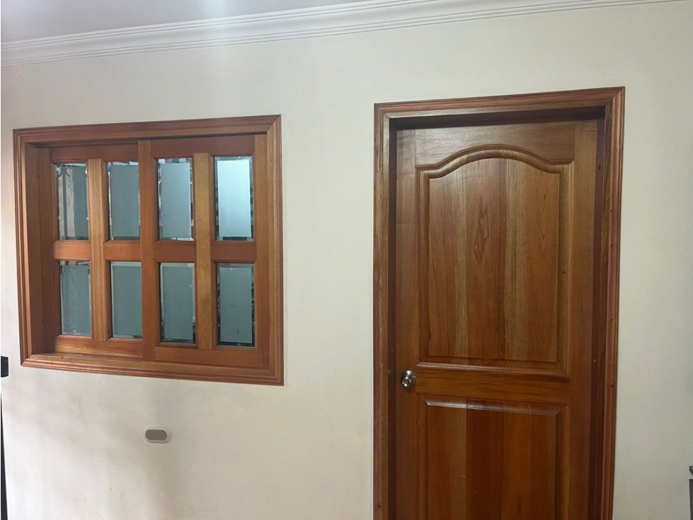 Vendo extraordinaria casa en Medellín barrio laureles No es Unifamilia — foto 5