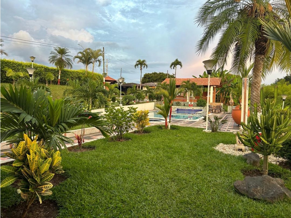 PROPIEDAD CAMPESTRE CON TRES CASAS Y TERRENO PARA CULTIVOS O GANADO - 2