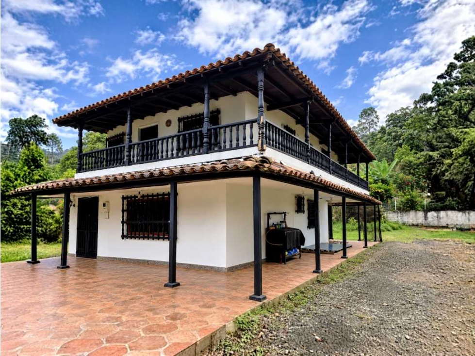 VENDO FINCA CASA TRADICIONAL SAN ANTONIO DE PRADO 10 MINUTOS DE PARQUE
