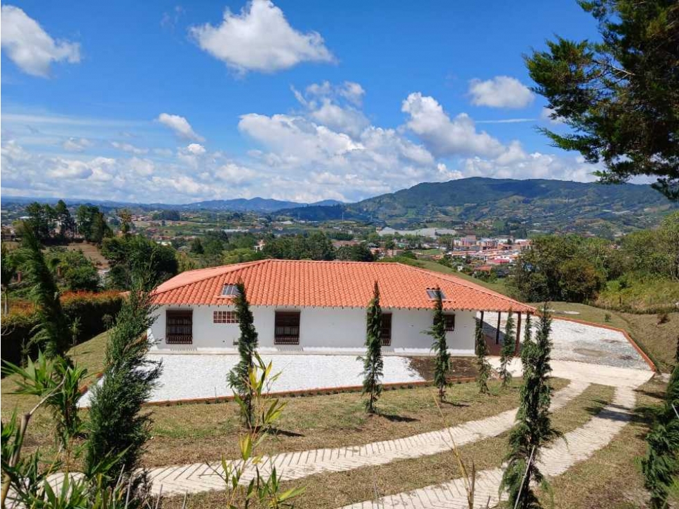 Casa Finca en El Carmen de Viboral Amplios Espacios y Vista Única — foto 4
