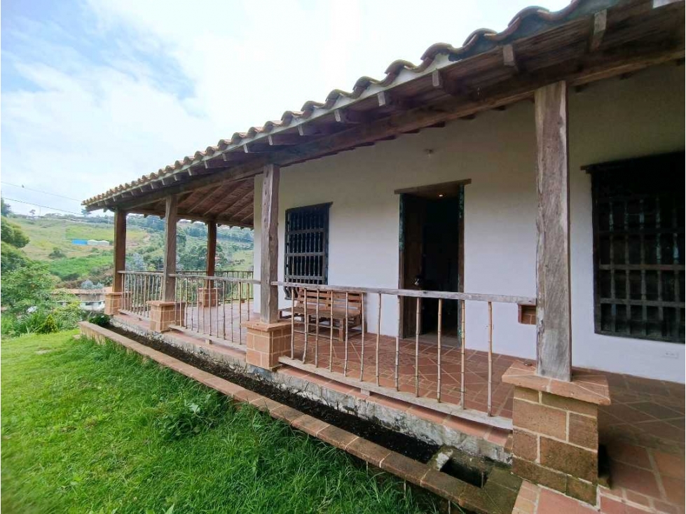 Vendo finca en Girardota 11 cuadras .