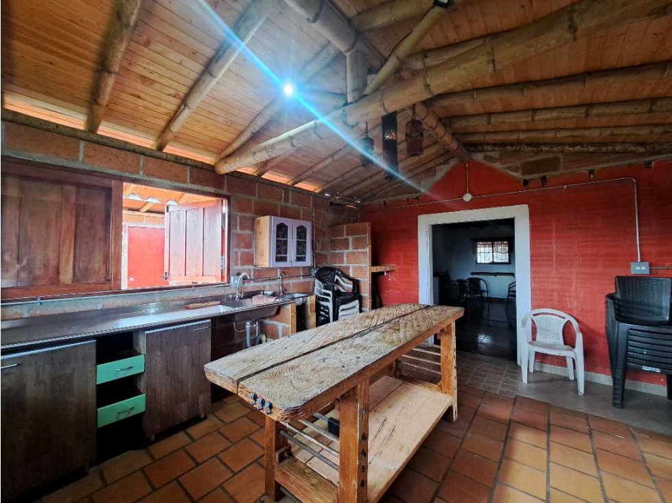 VENDO FINCA EN RIONEGRO ANTIOQUIA