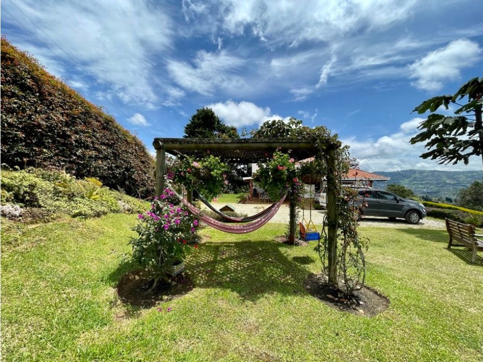 VENDO FINCA GUARNE, CASA 2 NIVELES Y CABAÑA AUXILIAR, VISTA ESPECTACUL