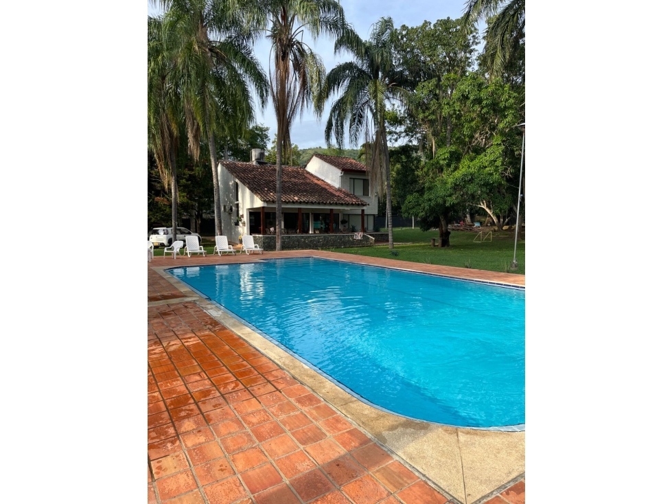 VENDO FINCA INDEPENDIENTE EN SANTA FE DE ANTIOQUÍA CON PISCINA
