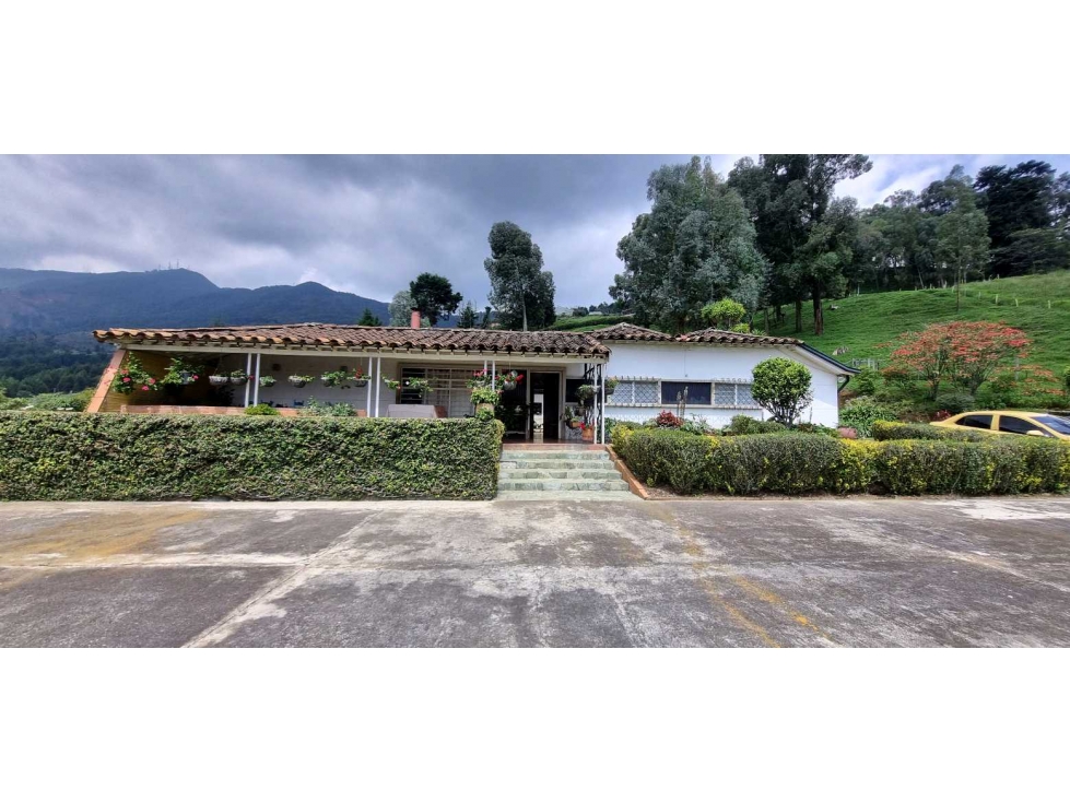 VENDO FINCA SAN CRISTOBAL MEDELLIN CASA DE 11 ALCOBAS Y 6 BAÑOS