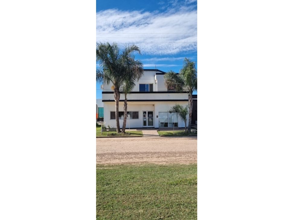 Vendo Gimnasio con Departamento, en Caseros Entre Ríos. - 2