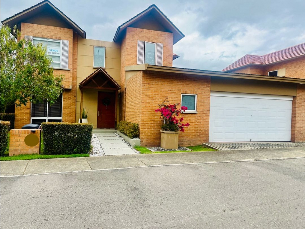 VENDO CASA CALIFORNIA 235 M2 HDA FONTANAR