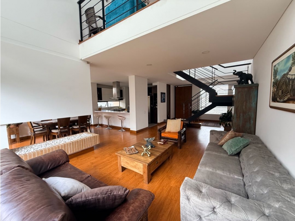 VENDO HERMOSA CASA ARRAYAN EN OIKOS