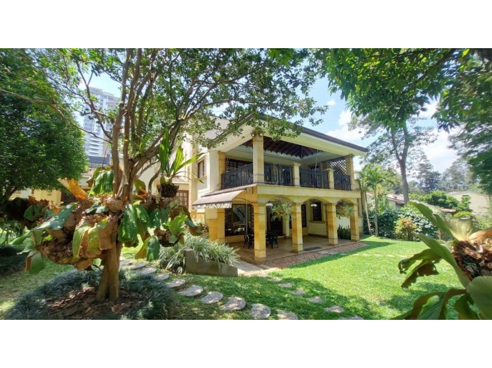 Vendo hermosa casa campestre cerca al Castillo, el poblado