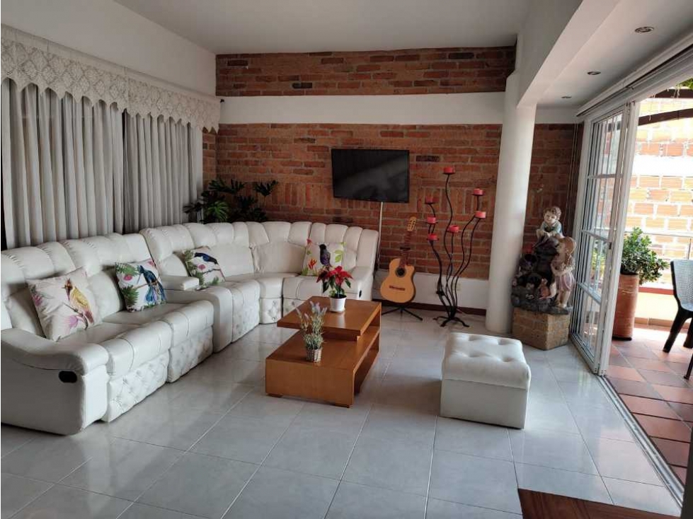 HERMOSA CASA EN ALTA PRADERA PISO 2 Y 3 EN PROPIEDAD HORIZONTAL - 1