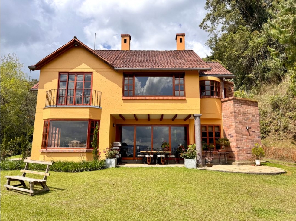 Vendo hermosa casa campestre en el Alto de las palmas
