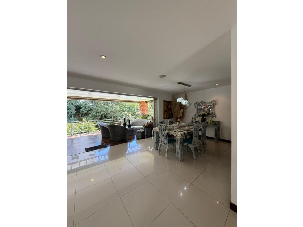 VENDO HERMOSA CASA CAMPESTRE EN ENVIGADO. LOMA BENEDICTINOS — foto 2