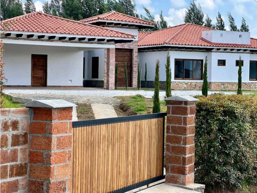 HERMOSA CASA CAMPESTRE PARA ESTRENAR EN SAN ANTONIO DE PEREIRA