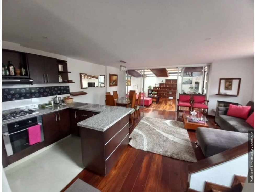VENDO HERMOSA CASA CHIA