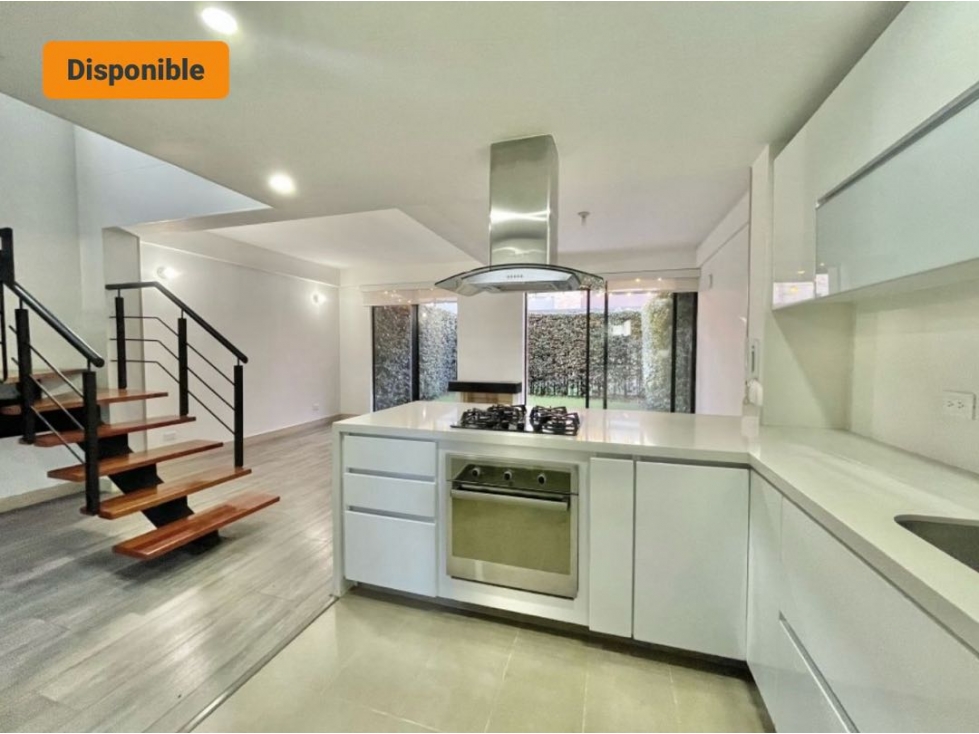 VENDO HERMOSA CASA CONJUNTO CON CLUBHOUSE
