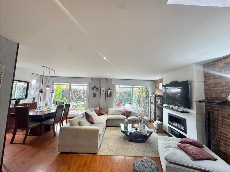 Vendo Hermosa casa de dos niveles sector Valvanera en Chia. — foto 2