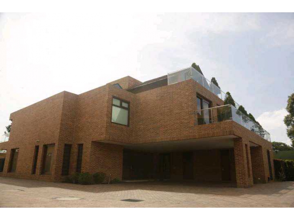 Vendo hermosa casa de lujo en San José de Babaria