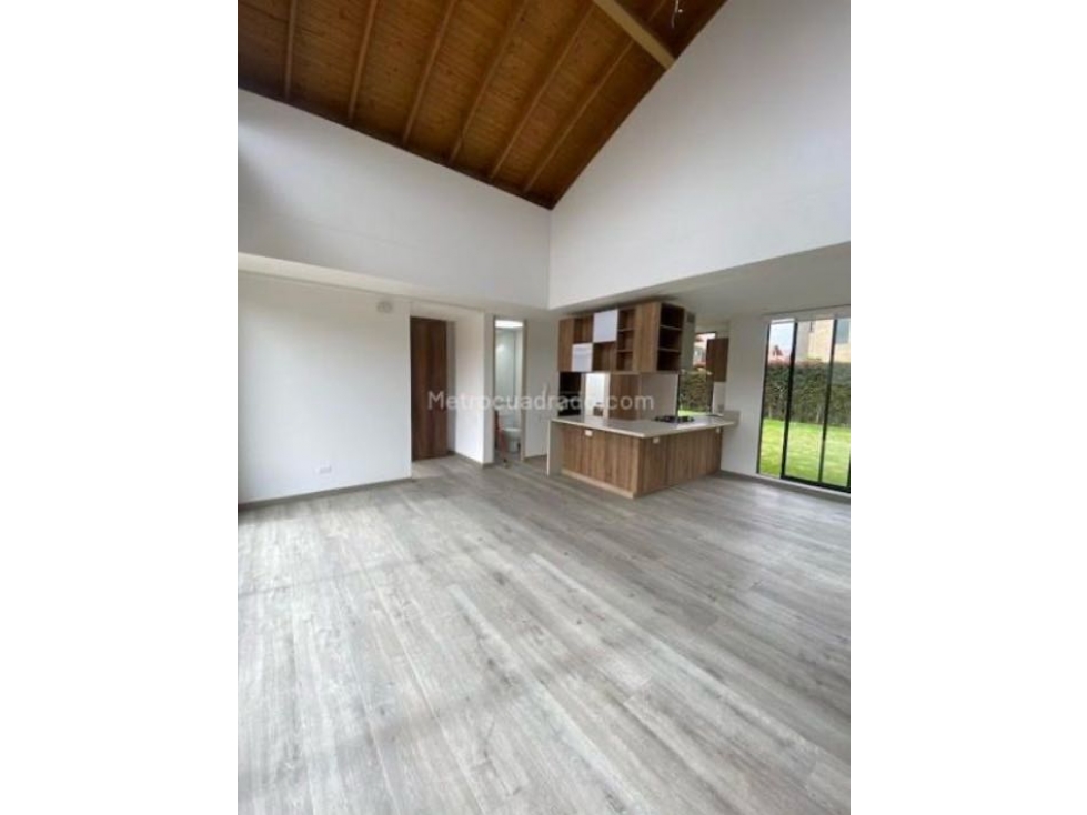 VENDO HERMOSA CASA DE UN NIVEL