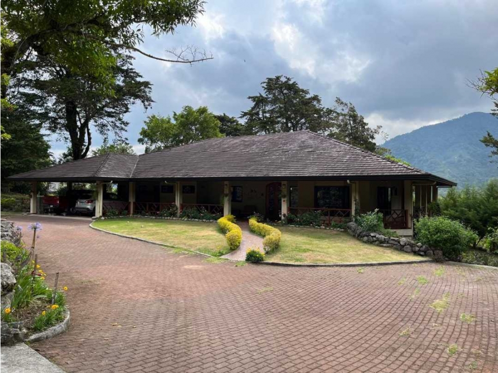 VENDO HERMOSA CASA EN BOQUETE